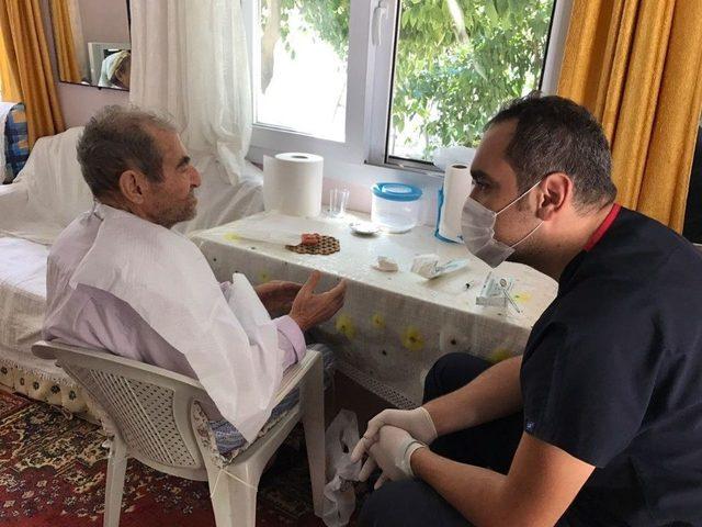 Aydın’da Engelli Ve Yaşlılara Evde Ağız Ve Diş Sağlığı Hizmeti