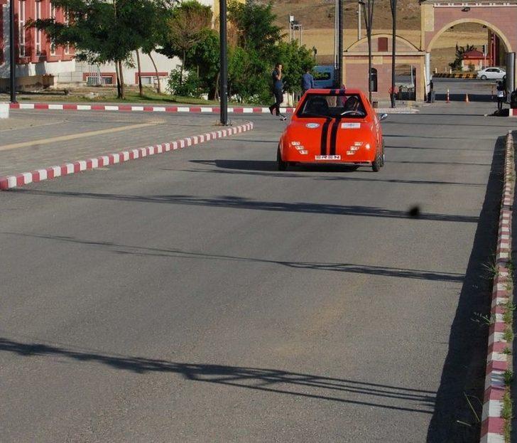 (özel Haber) Bitlis Eren Üniversitesi Bölgenin İlk Elektrikli Arabasını Üretti G2