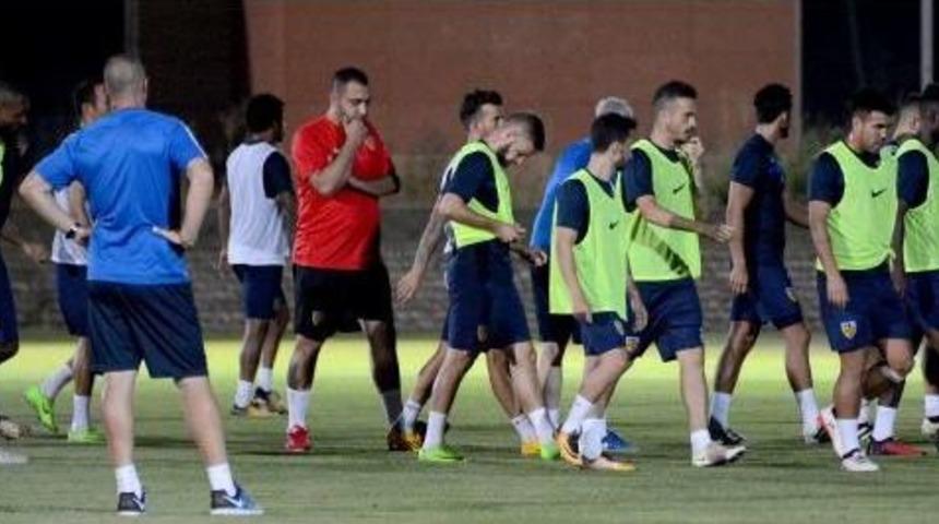 Sumidica: Kayserispor'da 3-5-2 Sisteminde Israrlıyım