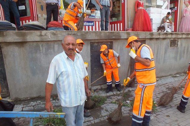 Başakşehir’den Malazgirt’te 60 Kişilik Temizlik Ekibi