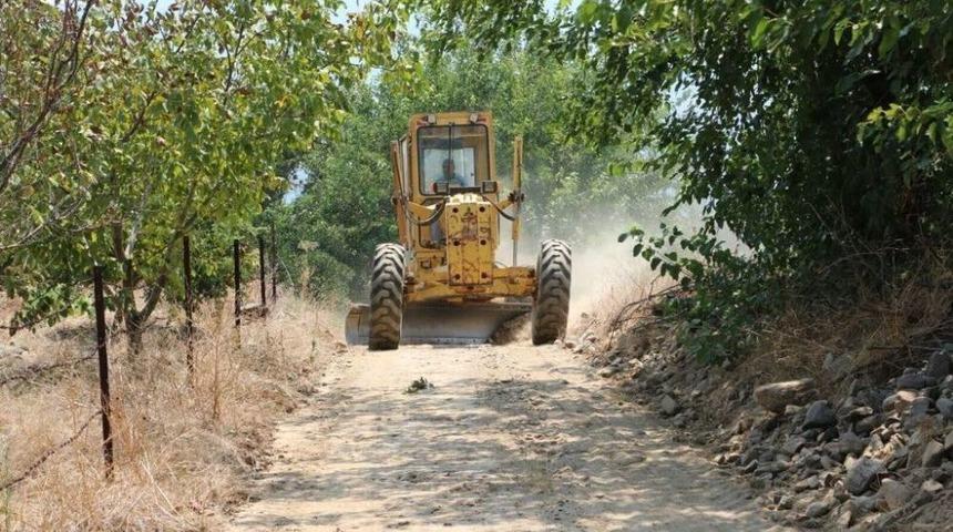 B&uuml;y&uuml;kşehir Ekipleri Kuyucak&rsquo;ta Bağlantı Yollarını Yeniliyor