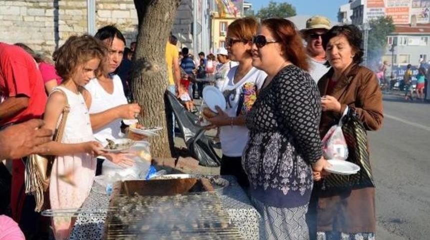 Gelibolu'da Sardalya Festivali'nde 3 Ton Sardalya Dağıtıldı