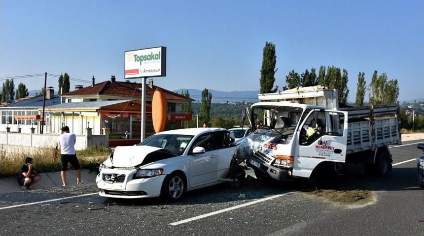 Kastamonu’da Zincirleme Trafik Kazası: 3 Yaralı