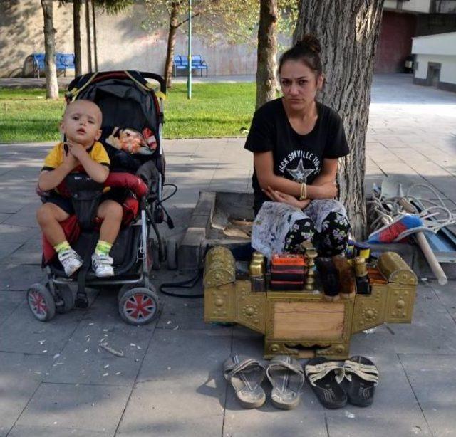 Kayseri'nin Tek Kadın Ayakkabı Boyacısı