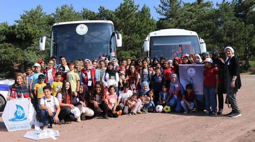 Suriyeli Ve Iraklı Miniklerin Piknik Mutluluğu