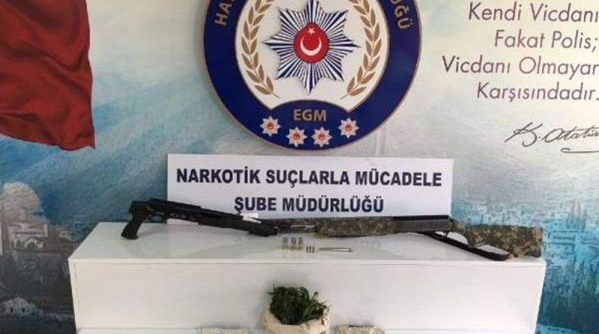Uyuşturucu Satıcılarında Suikast Silahı Ele Geçti
