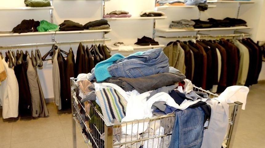 &ldquo;sevgi Mağazası&rdquo; Bayram &Ouml;ncesi Y&uuml;zleri G&uuml;ld&uuml;r&uuml;yor