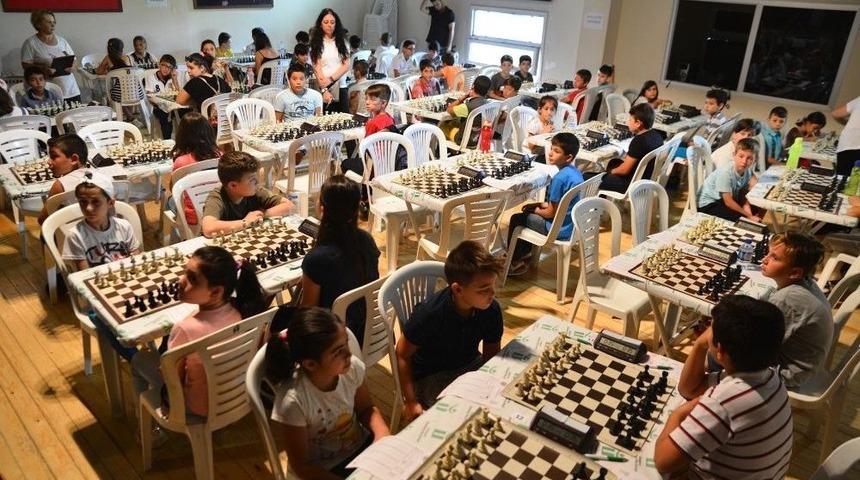 3&rsquo;&uuml;nc&uuml; Satran&ccedil; Turnuvası Başladı