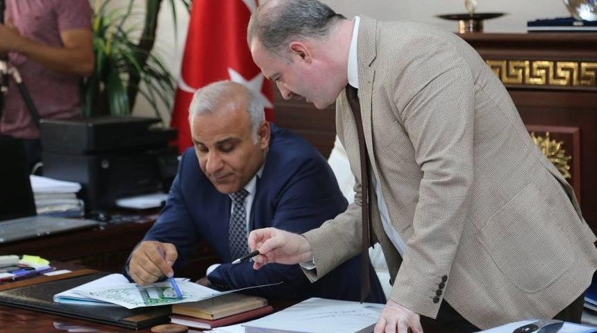 Vali Murat Zorluoğlu&rsquo;ndan Tuşba Belediyesi&rsquo;ne Ziyaret