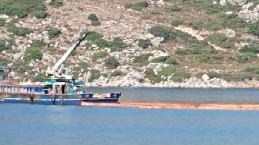 Marmaris'te 3 Kişinin &Ouml;ld&uuml;ğ&uuml; Motoryat I&ccedil;in &Ccedil;ıkarma &Ccedil;alışmaları