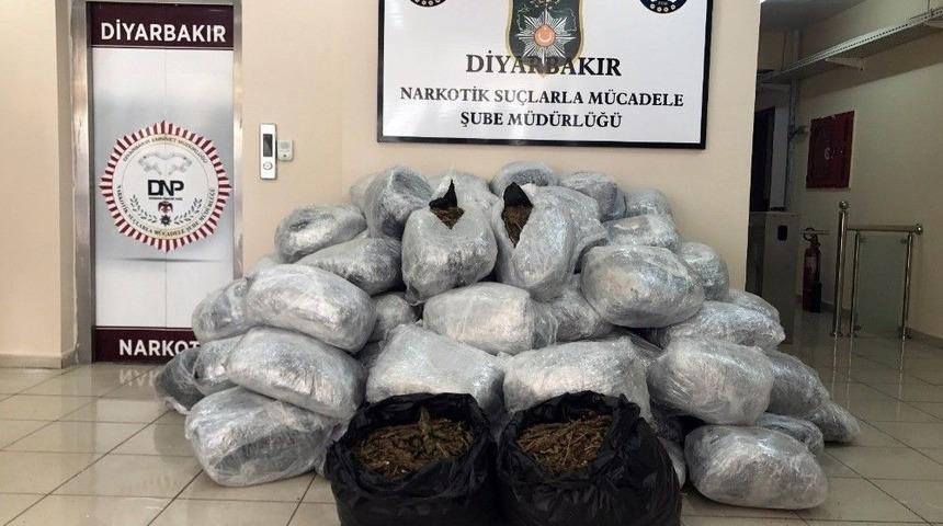 Diyarbakır&rsquo;da 1 Ton 151 Kilo Esrar Ele Ge&ccedil;irildi