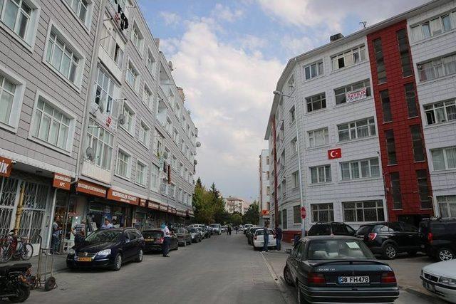 Hunat Mahallesinde Dış Cephe Ve Isı Yalıtım Çalışması Devam Ediyor