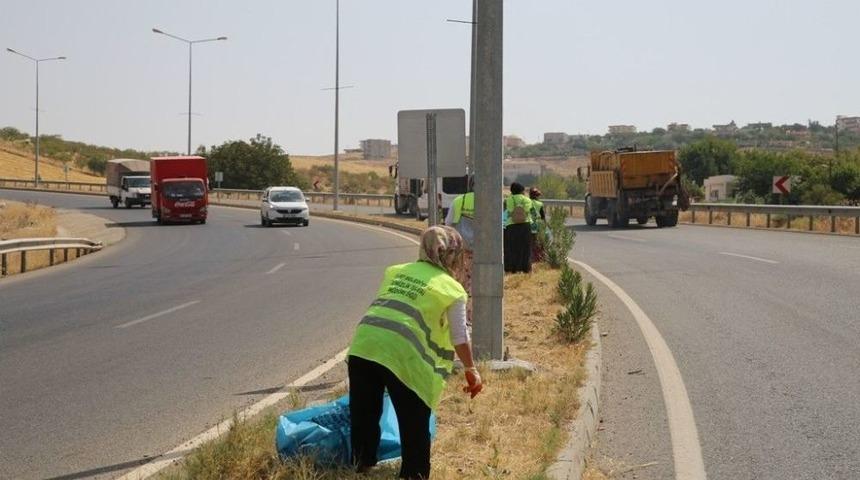 Siirt&rsquo;te Yol Kenarları Temizleniyor