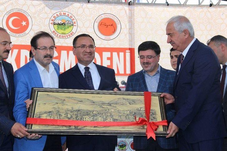 Bekir Bozdağ: "kılıçdaroğlu Cumhurbaşkanlığı Adaylığına Oynuyor" G4