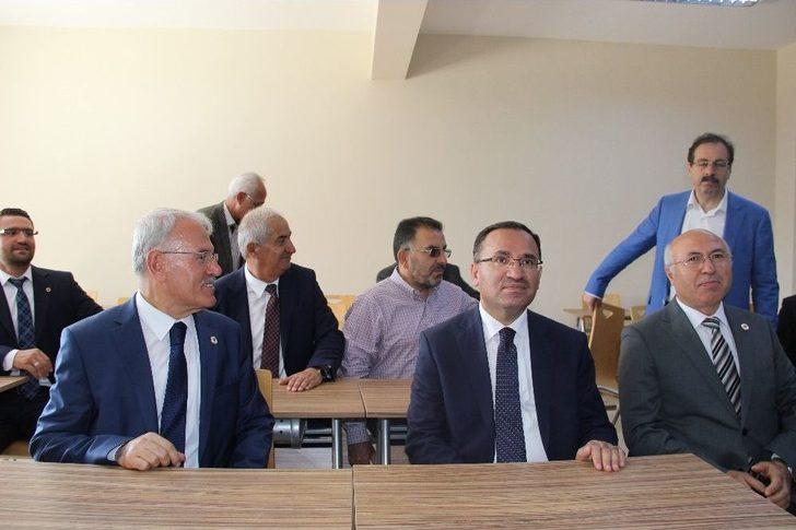 Bekir Bozdağ: "kılıçdaroğlu Cumhurbaşkanlığı Adaylığına Oynuyor" G5