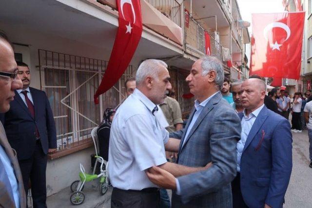 - Ala&rsquo;dan Şehit Ailelerine Ziyaret: 1