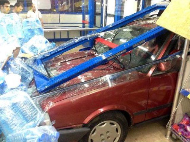 Kaza Yeri Incelemesinde ‘Hero’ Tişörtü Gözaltısı 1