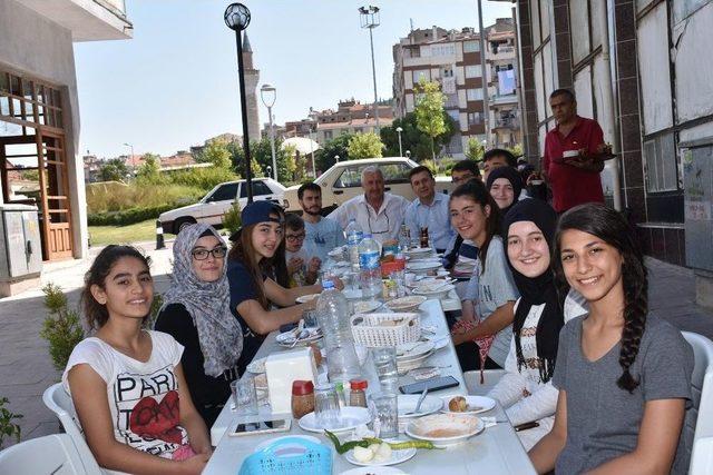 Başkan &Ccedil;elik, Şampiyonlarla Buluştu 1