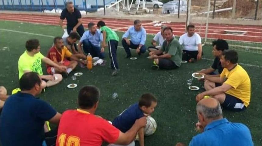 Kaymakam D&uuml;zg&uuml;n&rsquo;&uuml;n Takımı, Muhtarları Ezdi Ge&ccedil;ti