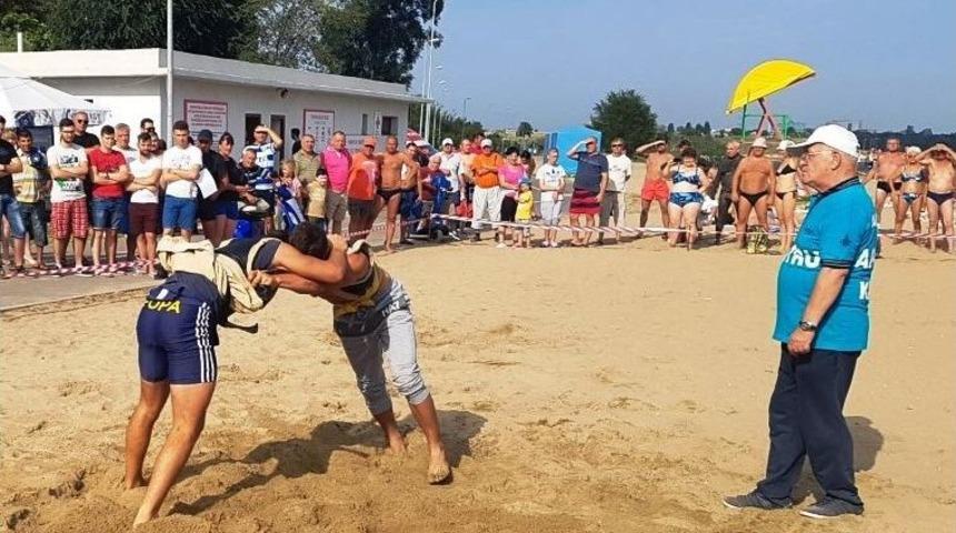 D&uuml;nya Aba G&uuml;reşini Tanıyor