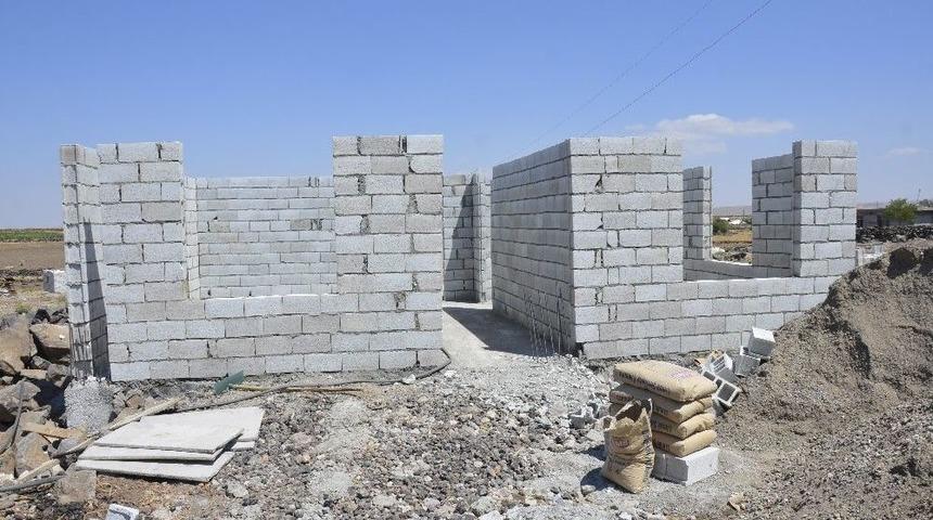 Yangında &Uuml;&ccedil; &Ccedil;ocuğunu Kaybeden Acılı Aileye Yeni Ev Yapılıyor