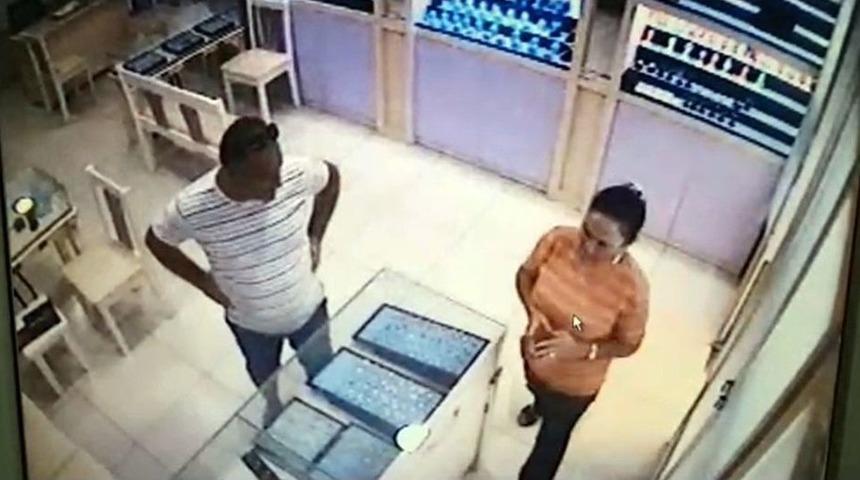 Tezgahtara İsmiyle Hitap Edince İşi Kolay Oldu