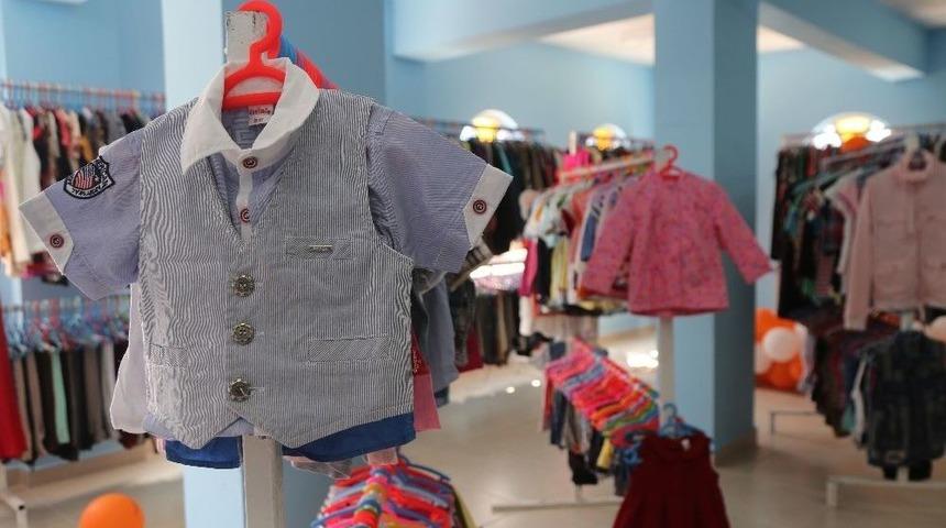 Hayır &Ccedil;arşısı 60 Mağazaya Ulaştı