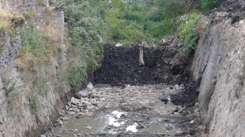 Bayrampaşa Deresi&rsquo;nin Islah &Ccedil;alışmalarında İş&ccedil;iler Zor Anlar Yaşıyor