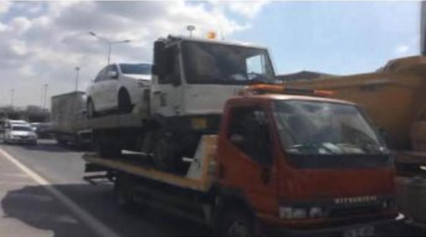 &Ccedil;ekicinin Taşıdıkları S&uuml;r&uuml;c&uuml;leri Şaşırttı