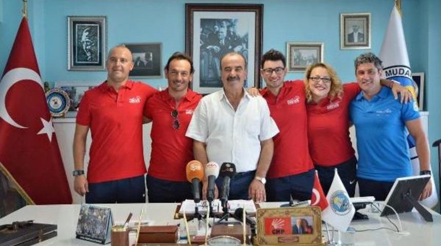 Barış Ve Mudanya I&ccedil;in  Manş Denizini Y&uuml;zerek Ge&ccedil;ecekler