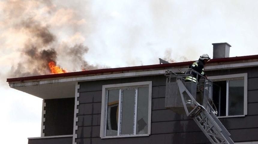 Yozgat&rsquo;ta &Ccedil;atı Yangını Korkuttu