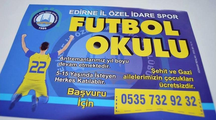 Şehit Ve Gazi Ailelerinin &Ccedil;ocuklarına &Uuml;cretsiz Futbol Okulu