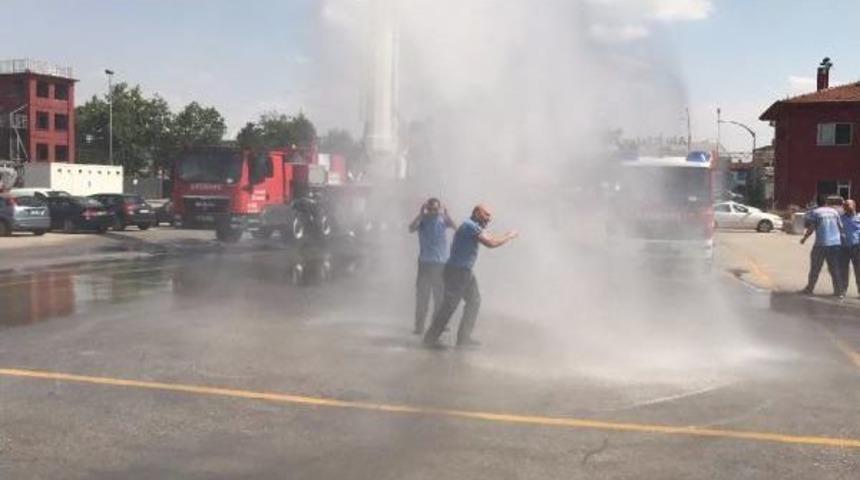 Emekli Olan Itfaiyeciye S&uuml;rpriz Uğurlama