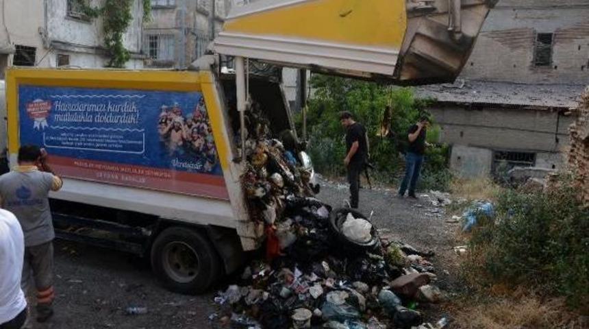 &Ccedil;&ouml;p Kamyonunda Patlama: 2 Yaralı