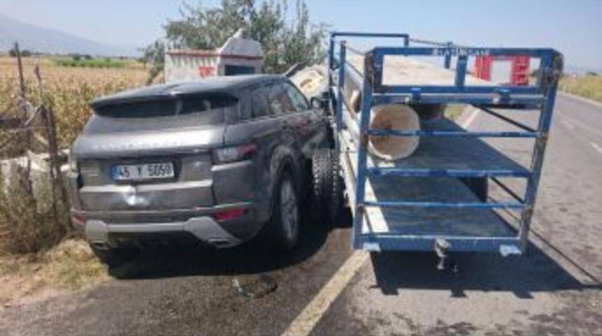 Otomobil İle Trakt&ouml;r &Ccedil;arpıştı: 1 Yaralı