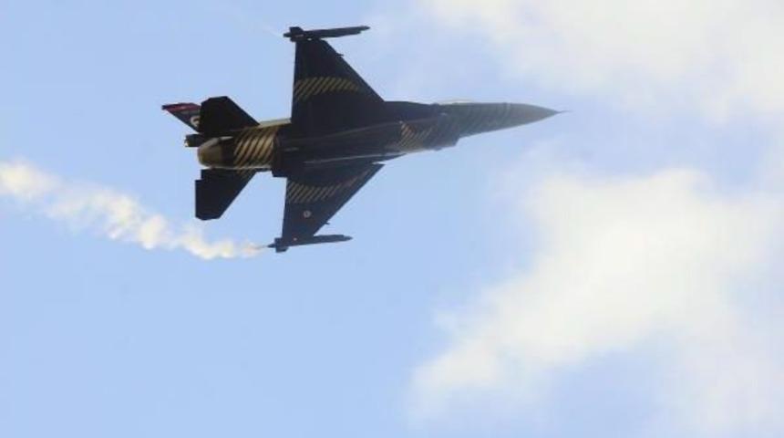 Atat&uuml;rk&rsquo;&Uuml;n Yalova&rsquo;Ya Gelişi Solot&uuml;rk G&ouml;sterisiyle Kutlandı