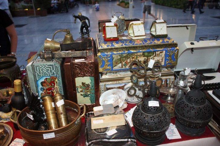 Antika Severler Antika Eşya Mezatında Buluştu G2