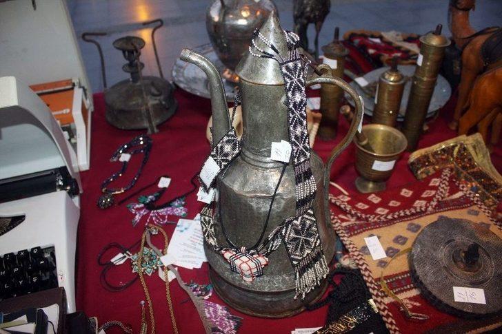 Antika Severler Antika Eşya Mezatında Buluştu G3