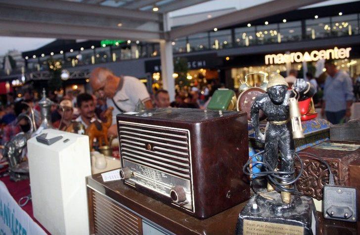 Antika Severler Antika Eşya Mezatında Buluştu G5