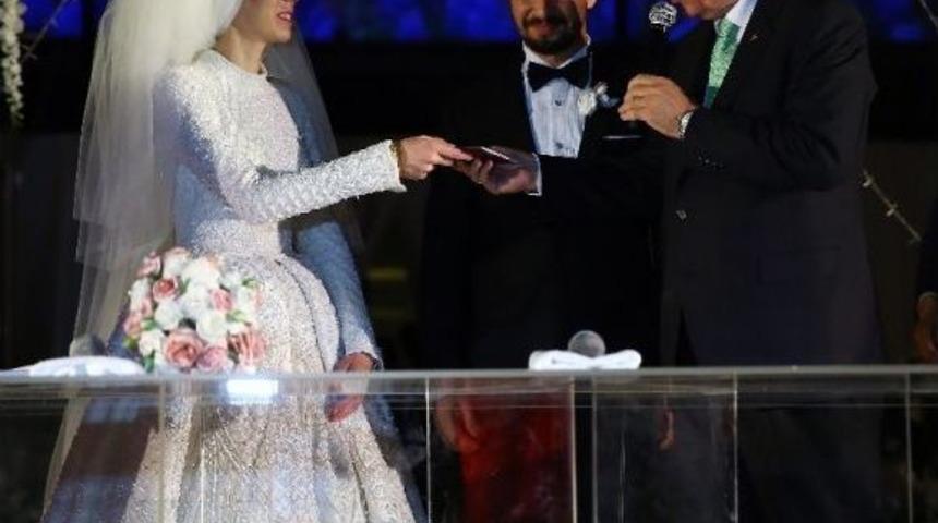 Cumhurbaşkanı Erdoğan Bakan Zeybekci’nin Kızının Nikah Şahidi Oldu