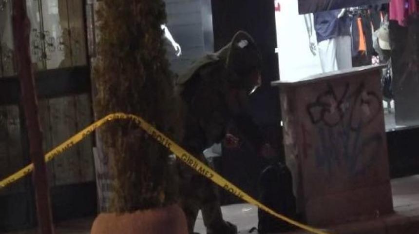 Eskişehir'de Ş&uuml;pheli &Ccedil;antadan Giysi &Ccedil;ıktı