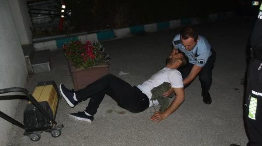 Eski Sevgili, 4 Kişiyi Bı&ccedil;aklayıp Ka&ccedil;tı