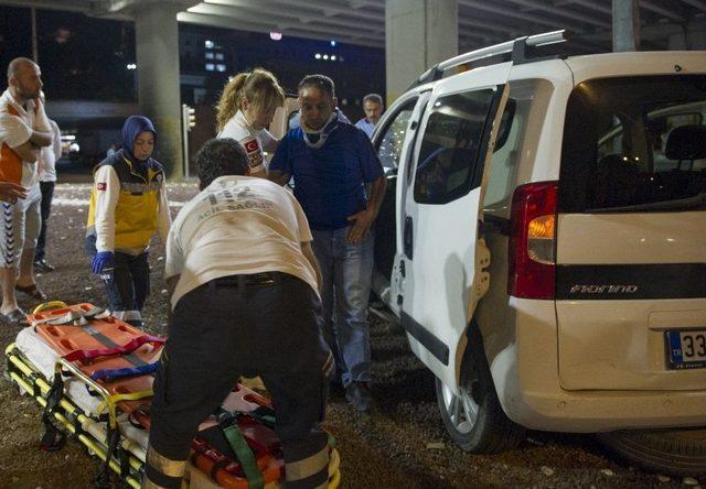 Alkollü Sürücü Aracıyla Kavşağa Çıktı: 2 Yaralı