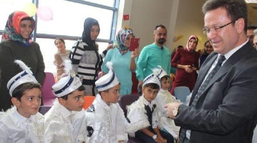 Hastanede Toplu S&uuml;nnet Heyecanı