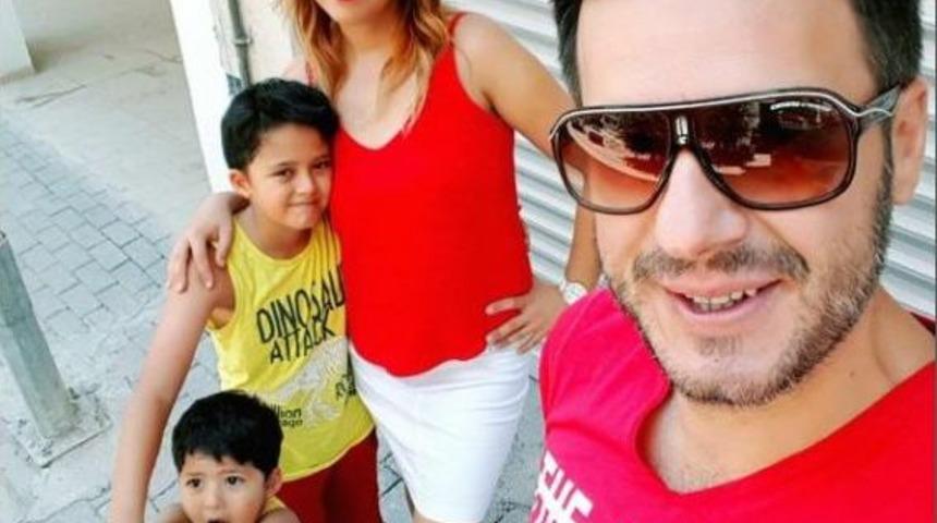 Eşine Klip Yaptı, Şarkının Adını 'ahmak'  Koydu