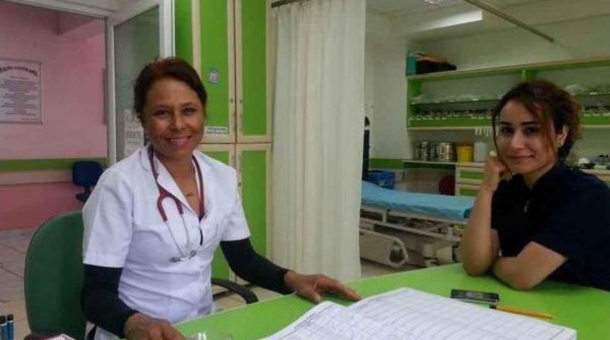 Beyin Kanamasından &Ouml;len Hemşireye Hastanede T&ouml;ren