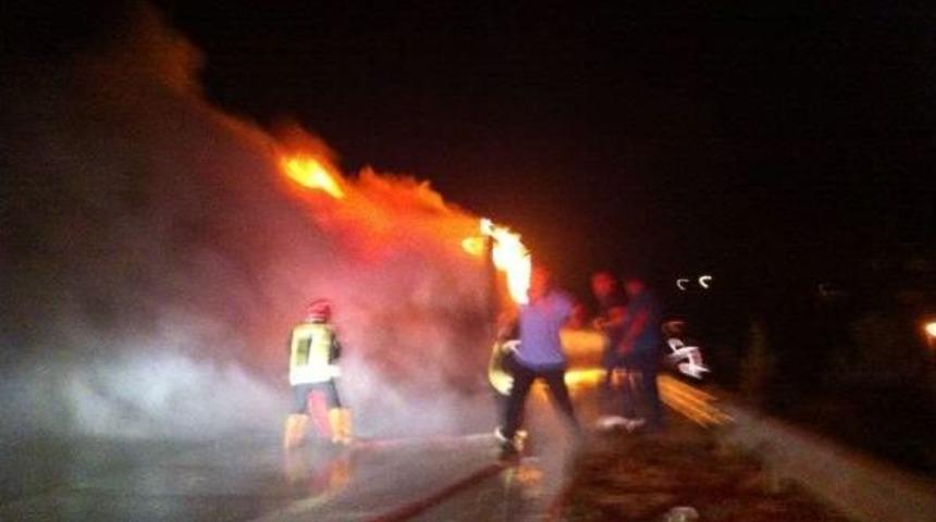 Yangını Fark Eden Otob&uuml;s Şof&ouml;r&uuml;, 40 Yolcuyu &Ouml;l&uuml;mden Kurtardı