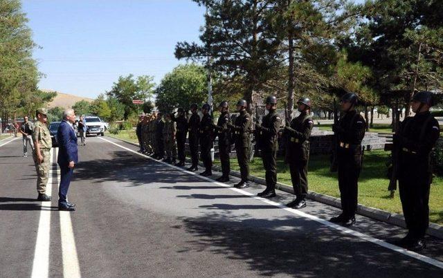 Vali Zorluoğlu’ndan Yeni Paşaya Ziyaret