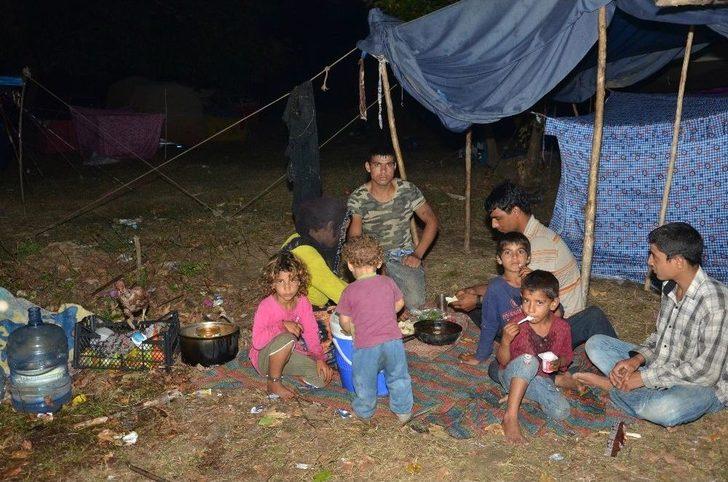 Mevsimlik Fındık İşçileri Kamp Alanında Konaklıyor G4