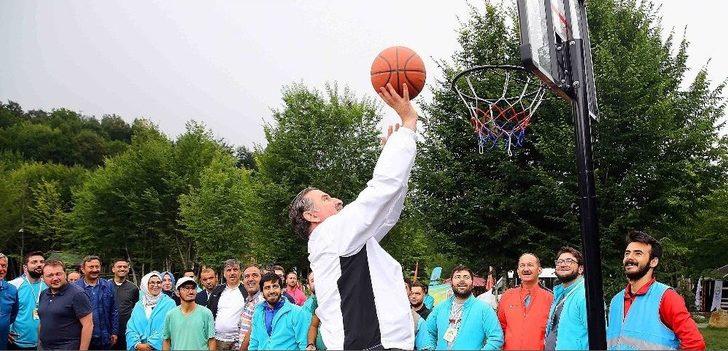 Bakan Bak, Diriliş Kampında Çocuklar Gibi Eğlendi G1